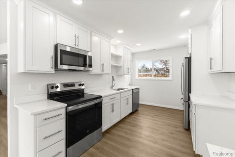 Tiny photo for 5348 Burgundy Drive, Independence Charter Township, MI 48346 (MLS # 20261009999)