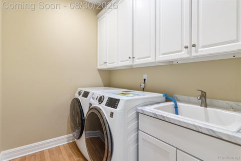 Tiny photo for 5593 Warrenshire Drive, West Bloomfield Charter Township, MI 48322 (MLS # 20261066704)