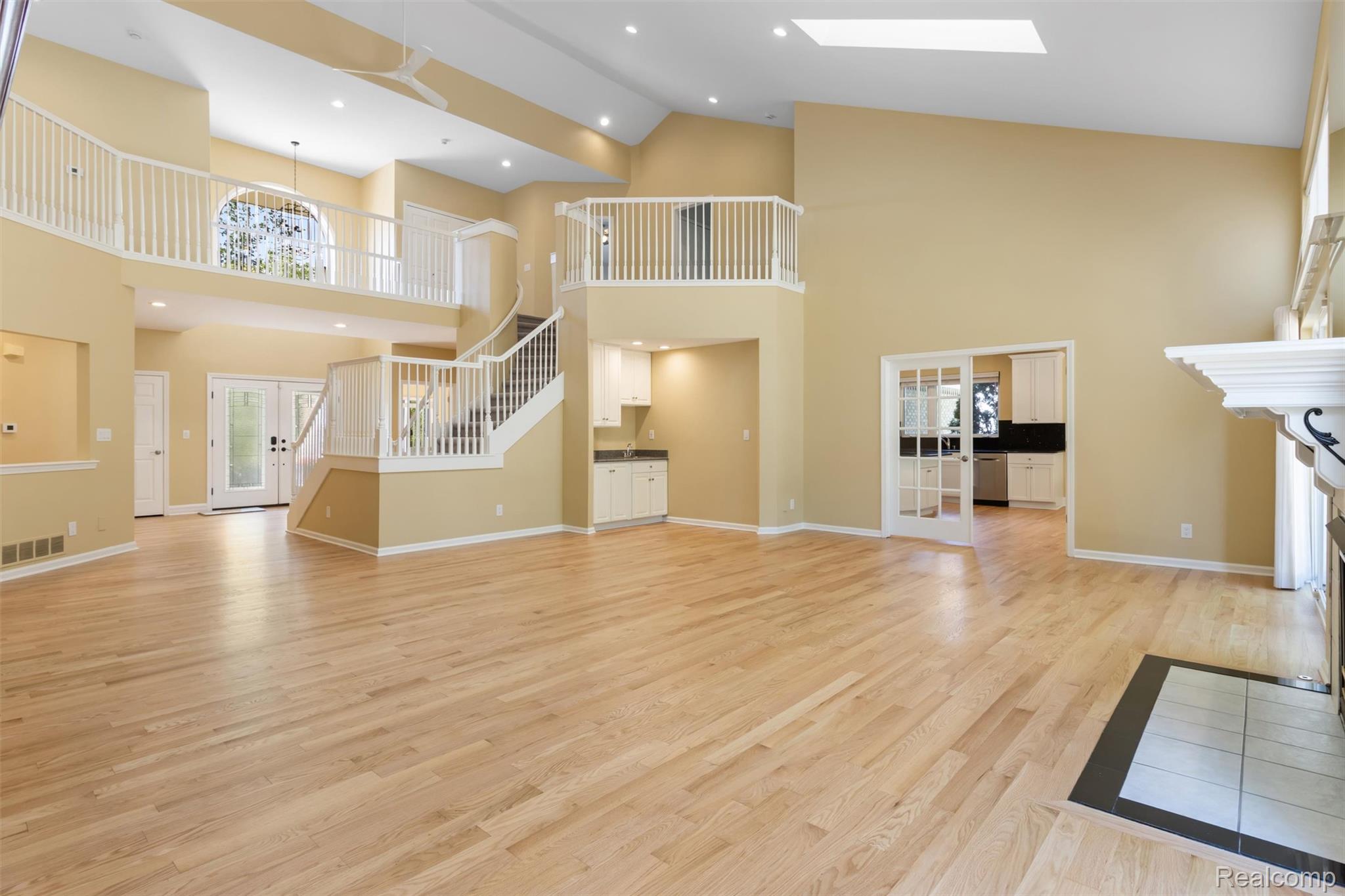 5593 Warrenshire Drive