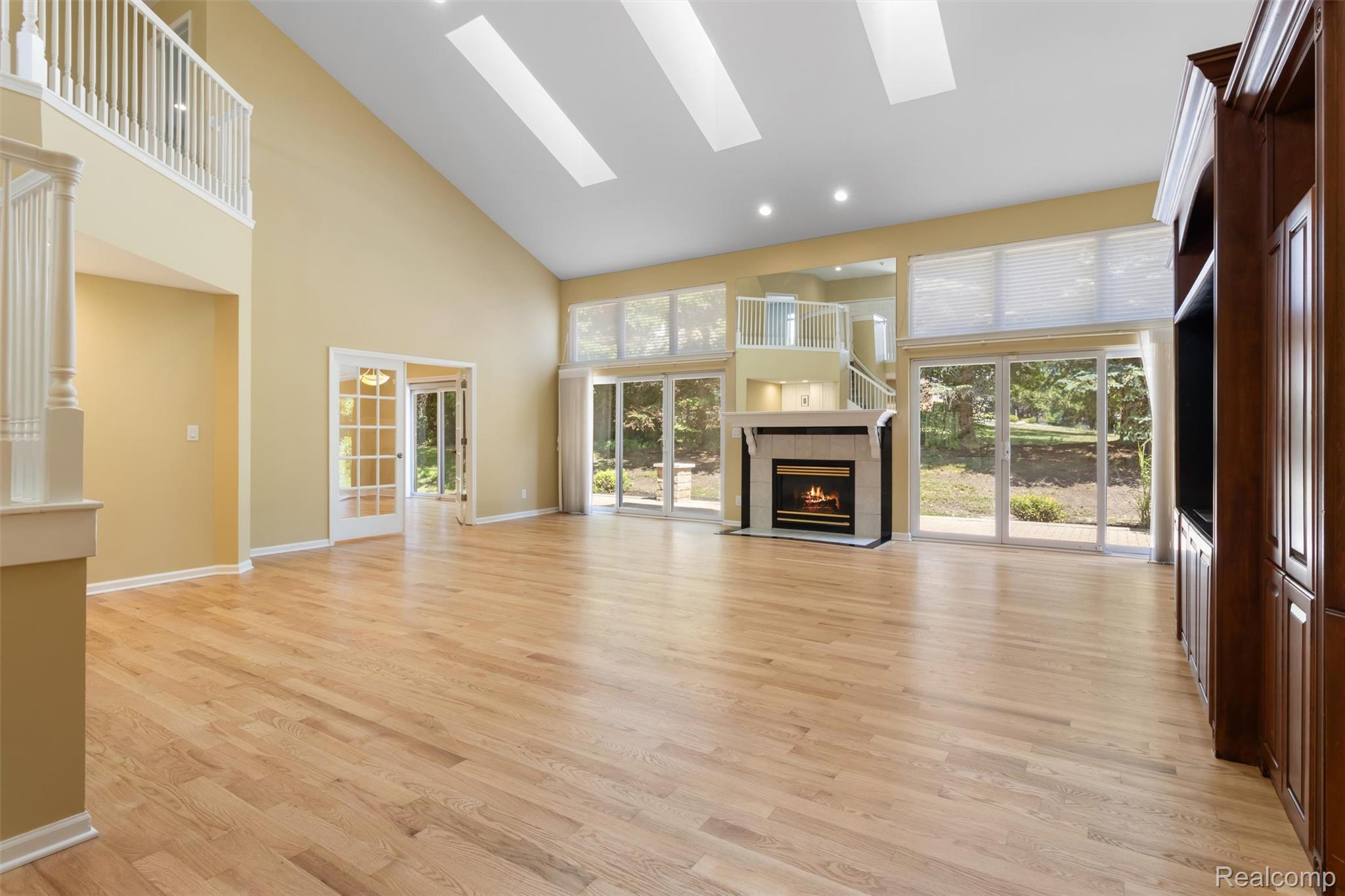 5593 Warrenshire Drive
