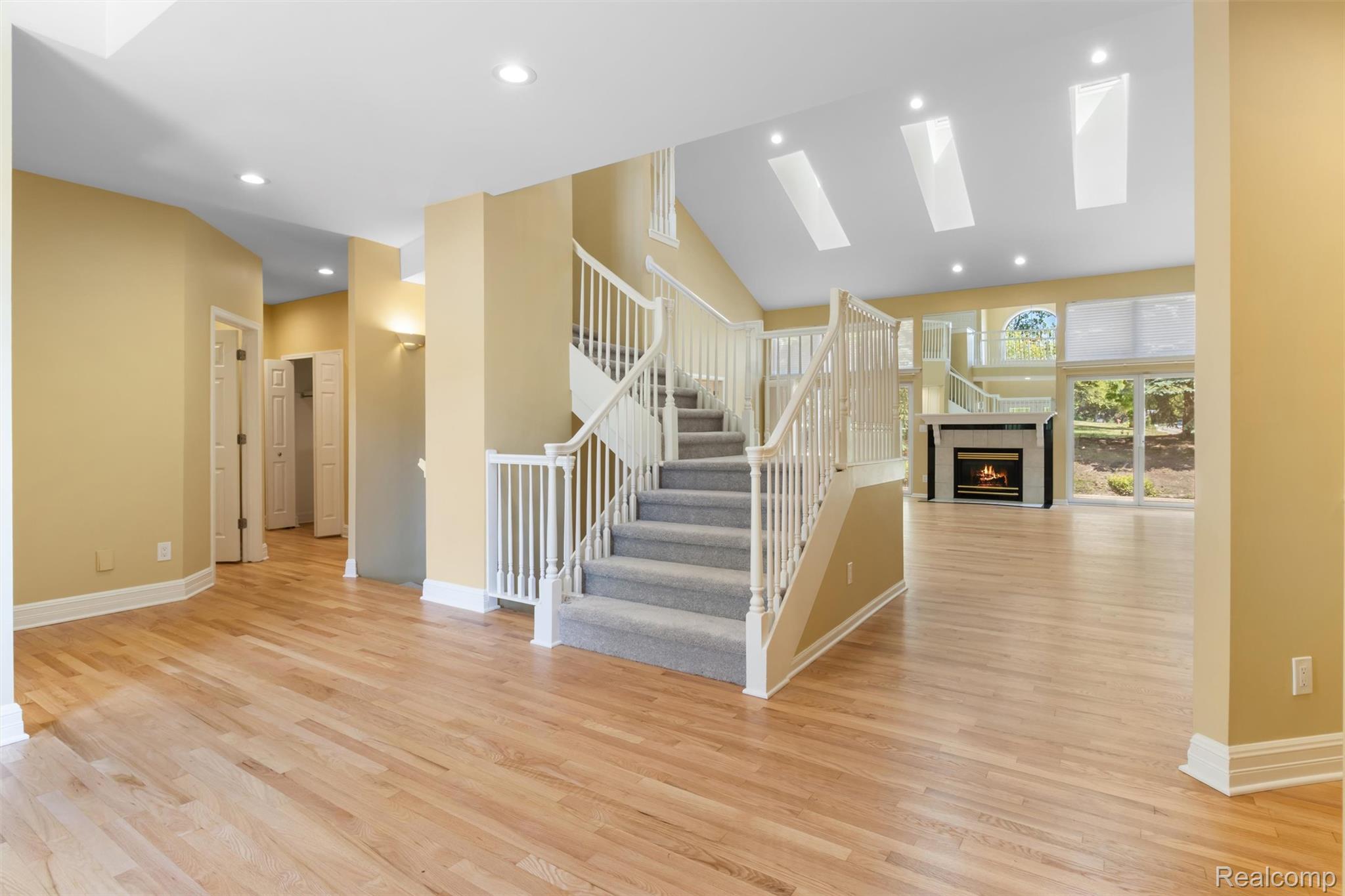 5593 Warrenshire Drive