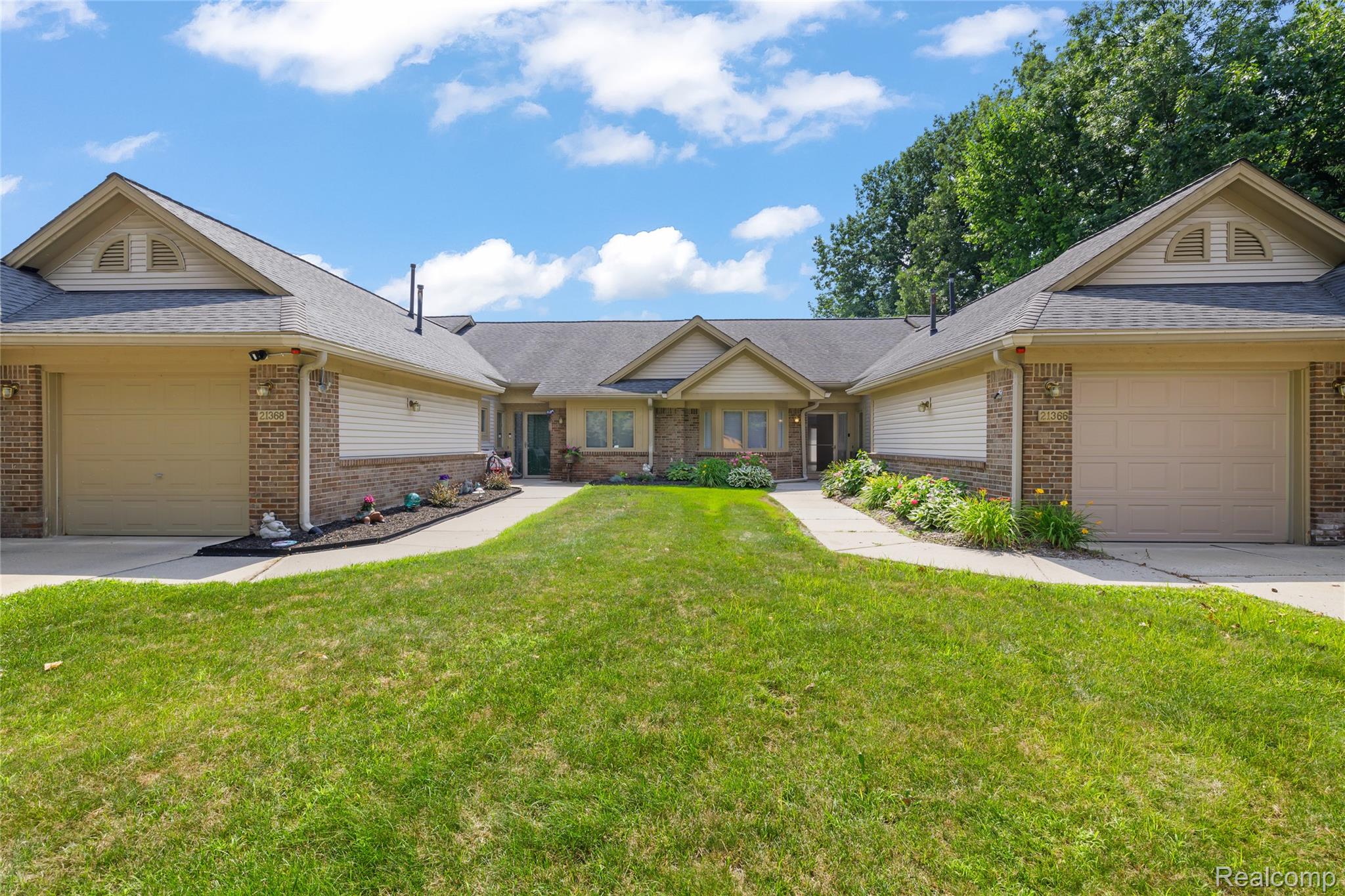 21366 Mulberry Court