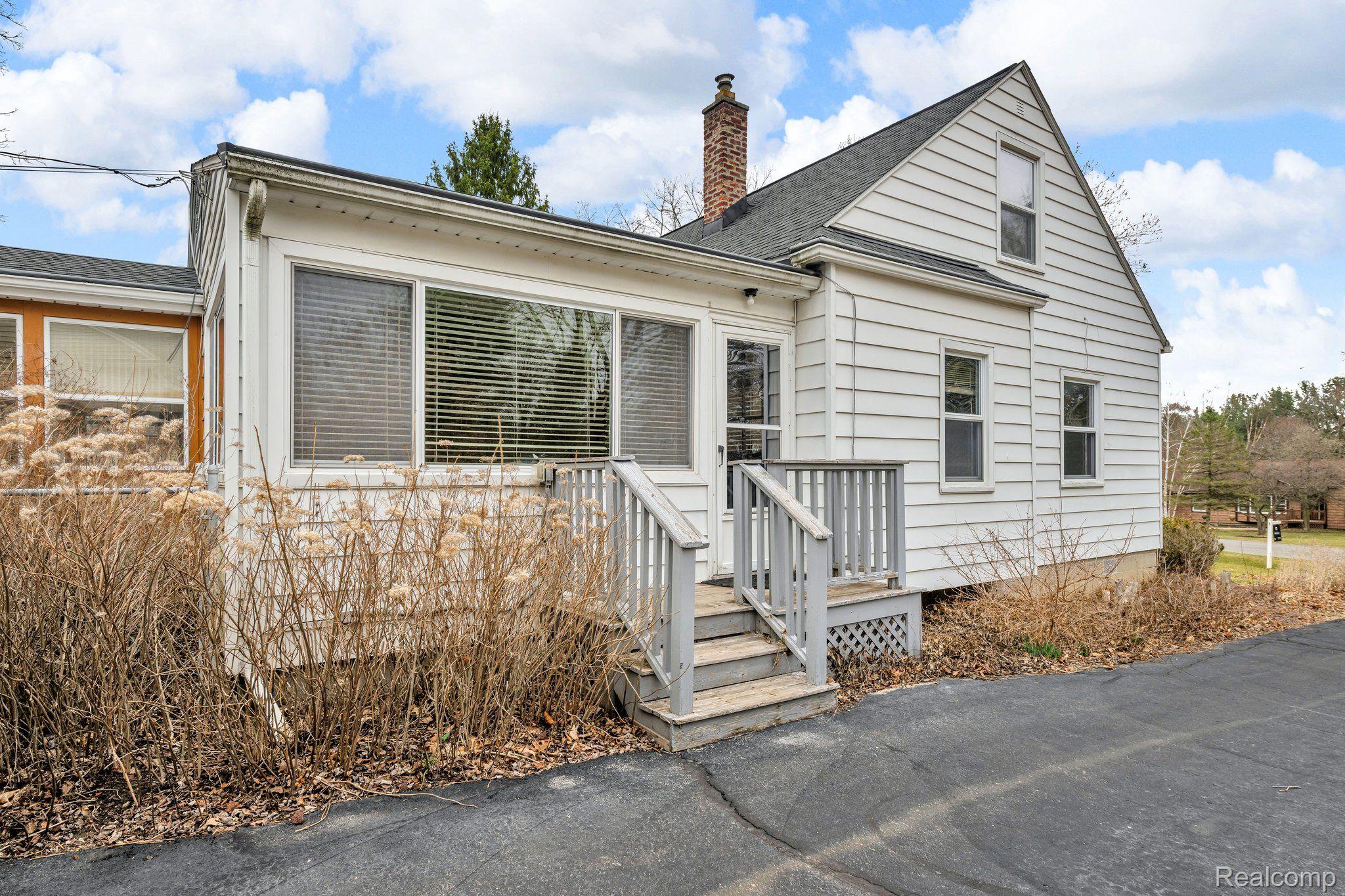 3389 BEAUMONT Road