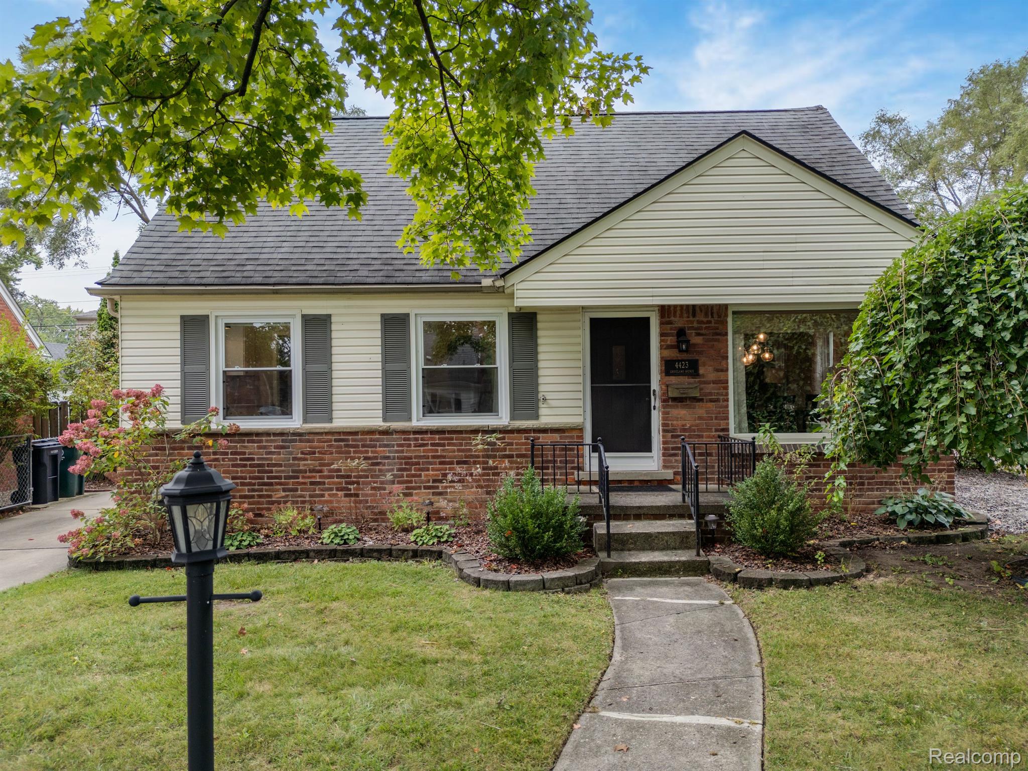 4423 Groveland Avenue