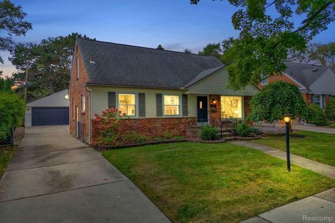 4423 Groveland Avenue Royal Oak City MI 48073