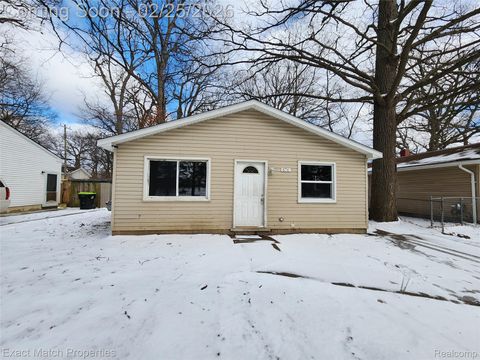 674 Parkwood Avenue Pontiac City MI 48340