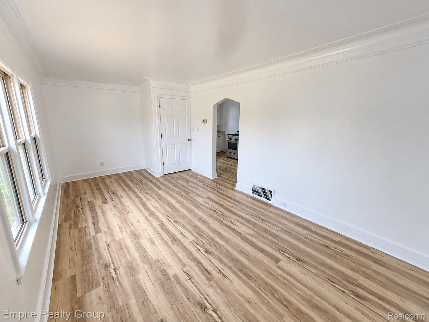 3916 High Street 2