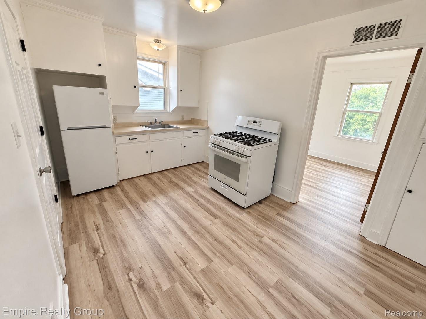 3916 High Street 2