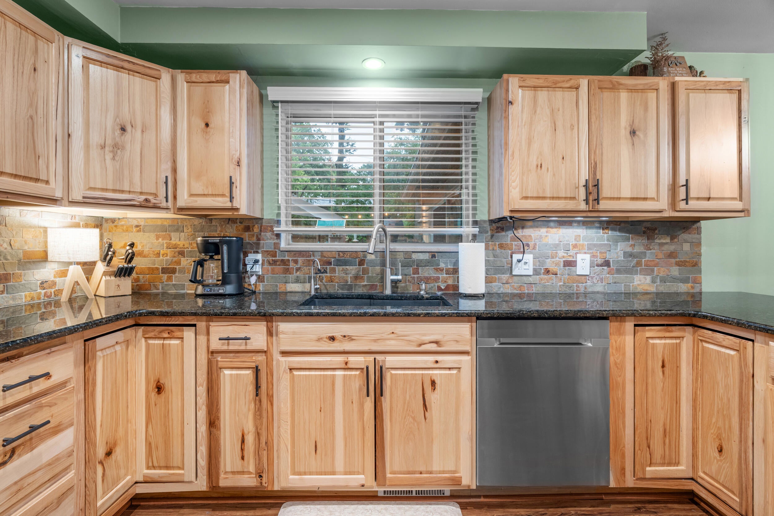 5898 Hummingbird Lane