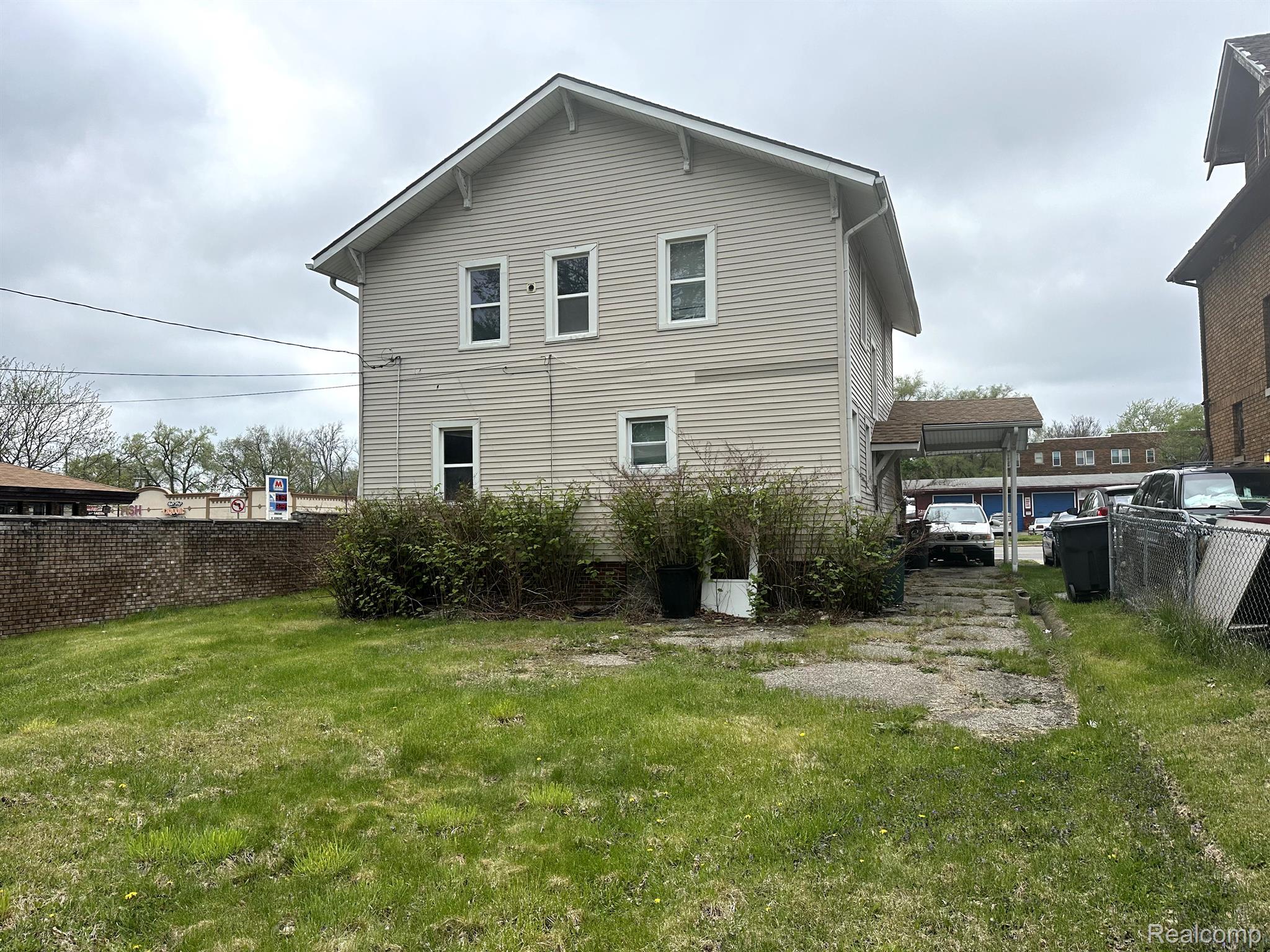 671 W HURON Street