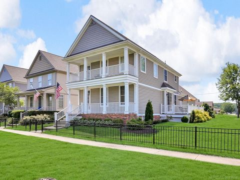 Photo of 29010 Ruskin Place, Harrison Charter Township, MI 48045 (MLS # 58050181931)