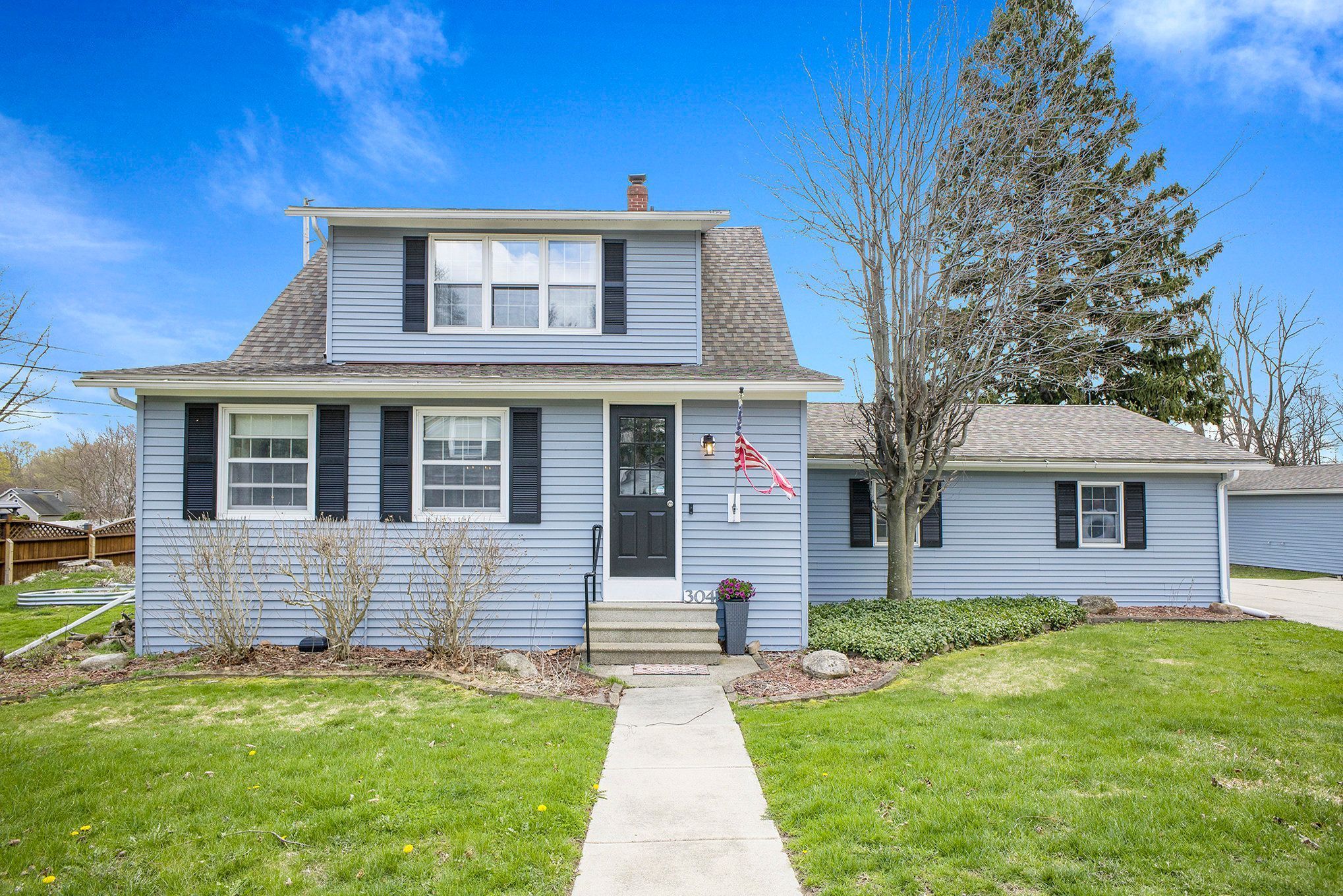 304 OAK Street