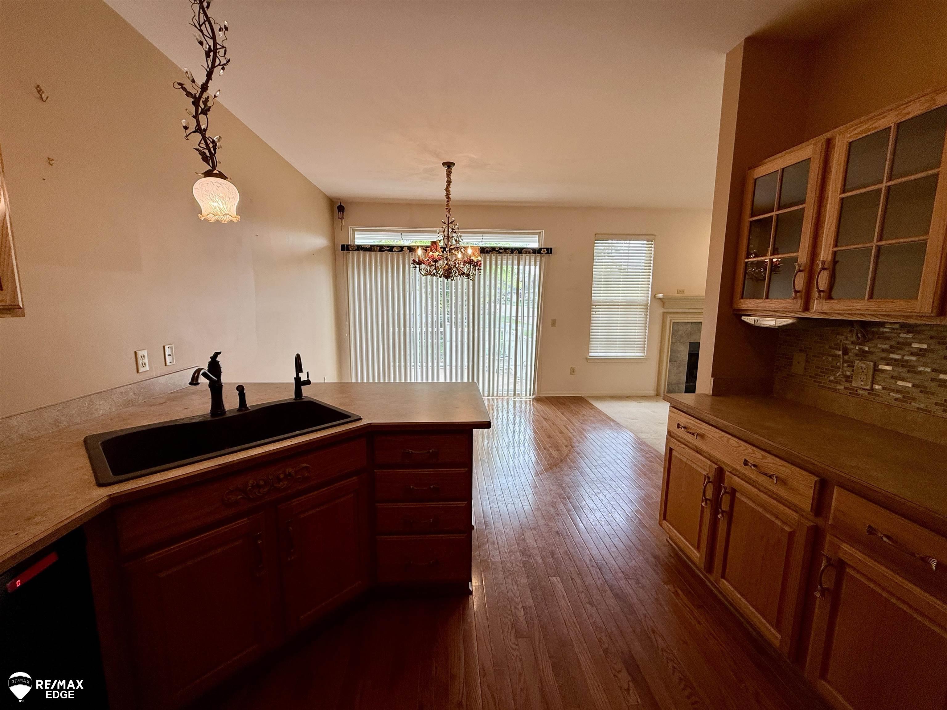 5733 Pinecroft Court