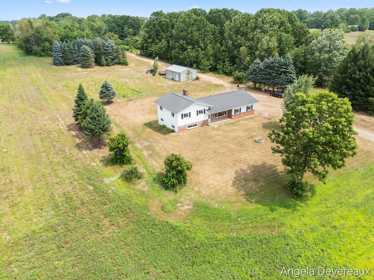 2637 17 Mile Road