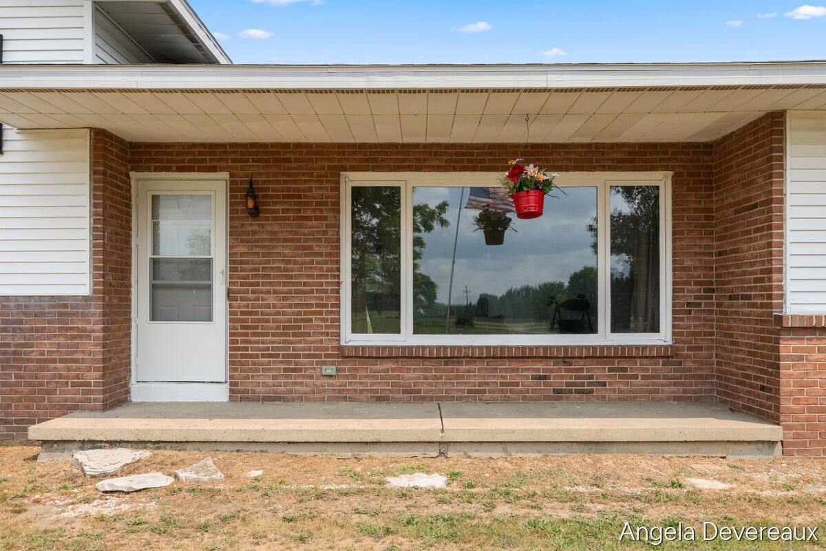 2637 17 Mile Road