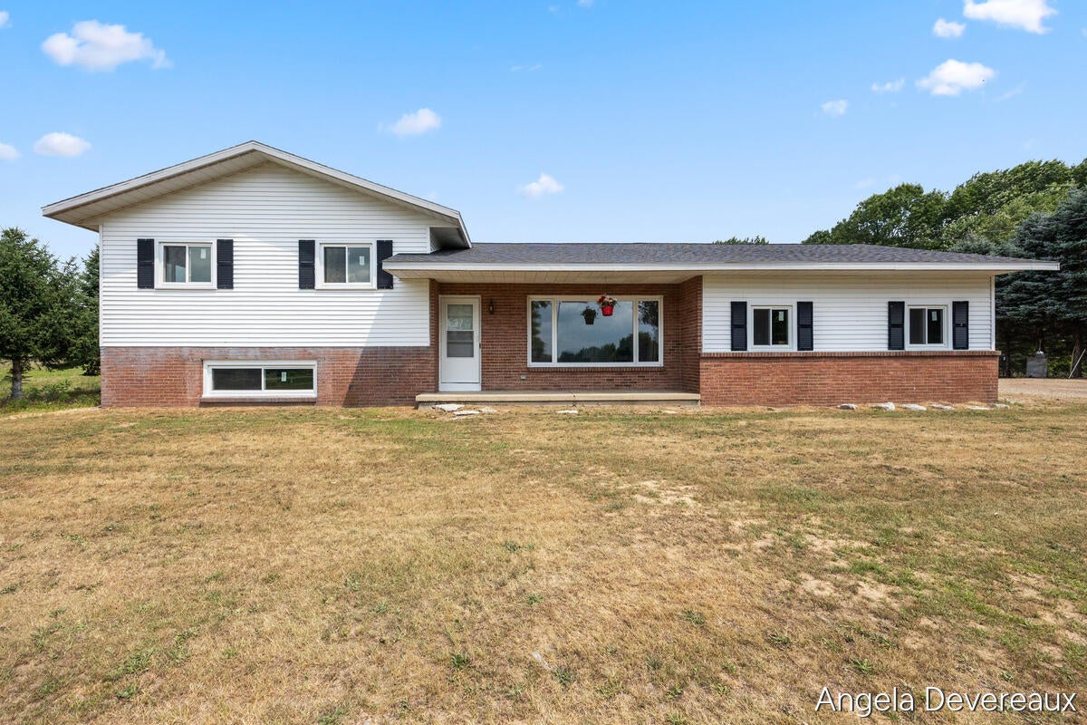 2637 17 Mile Road