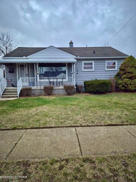 29561 Rosemont Street Roseville City MI 48066