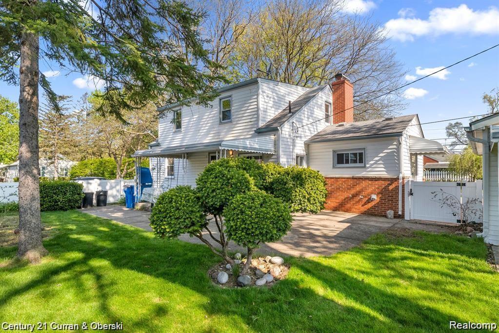 6644 N VERNON Street