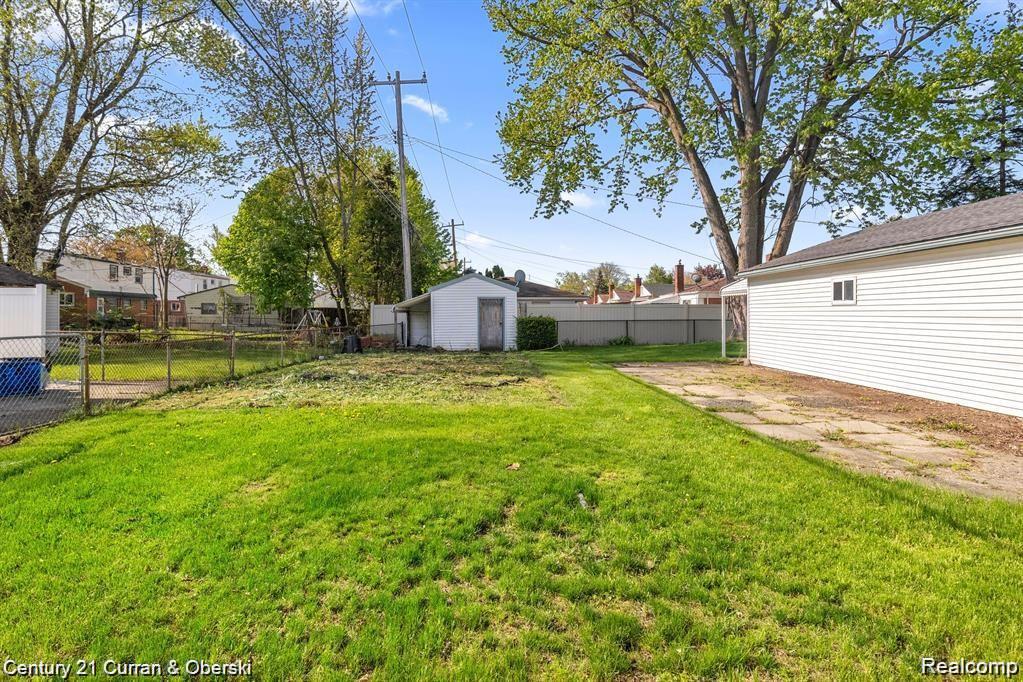 6644 N VERNON Street