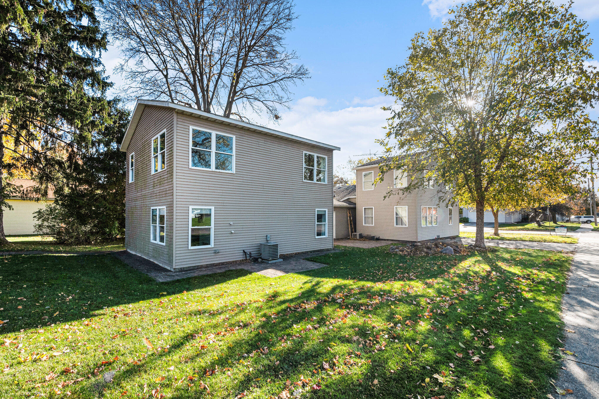 521 Spring Street SE