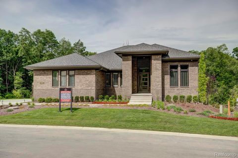 30803 Franklin Hills Court 7 Farmington City MI 48334