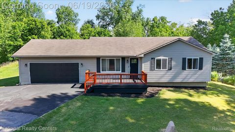 Photo of 8280 W Rolston Road, Argentine Township, MI 48451 (MLS # 20261046013)