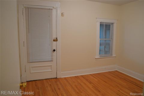 Tiny photo for 5208 Commonwealth St, Detroit City, MI 48208 (MLS # 20261003031)