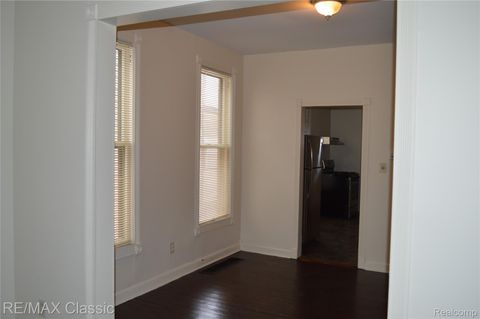 Tiny photo for 5208 Commonwealth St, Detroit City, MI 48208 (MLS # 20261003031)