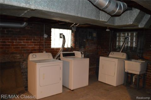 Tiny photo for 5208 Commonwealth St, Detroit City, MI 48208 (MLS # 20261003031)