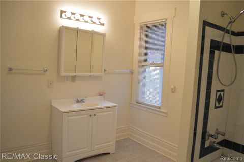 Tiny photo for 5208 Commonwealth St, Detroit City, MI 48208 (MLS # 20261003031)