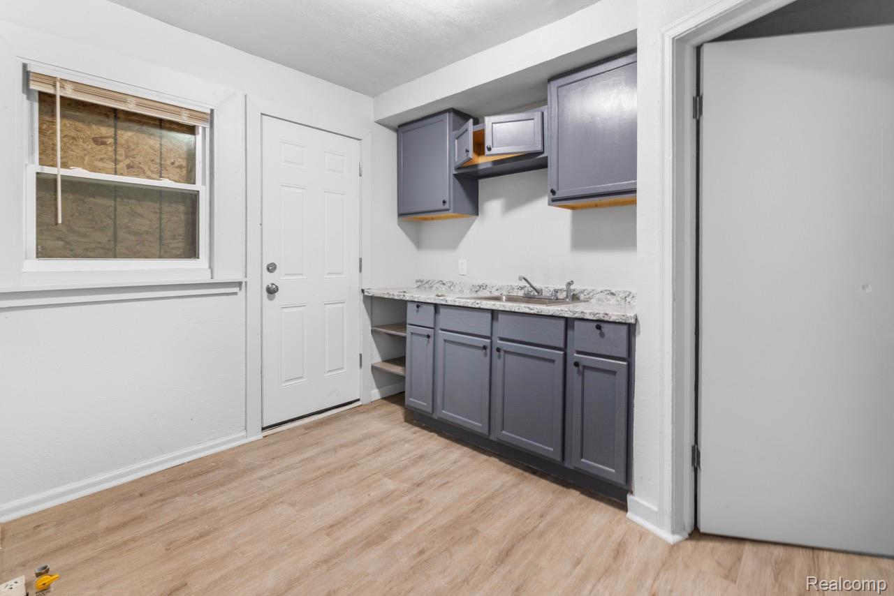 12651-12655 Kelly Road