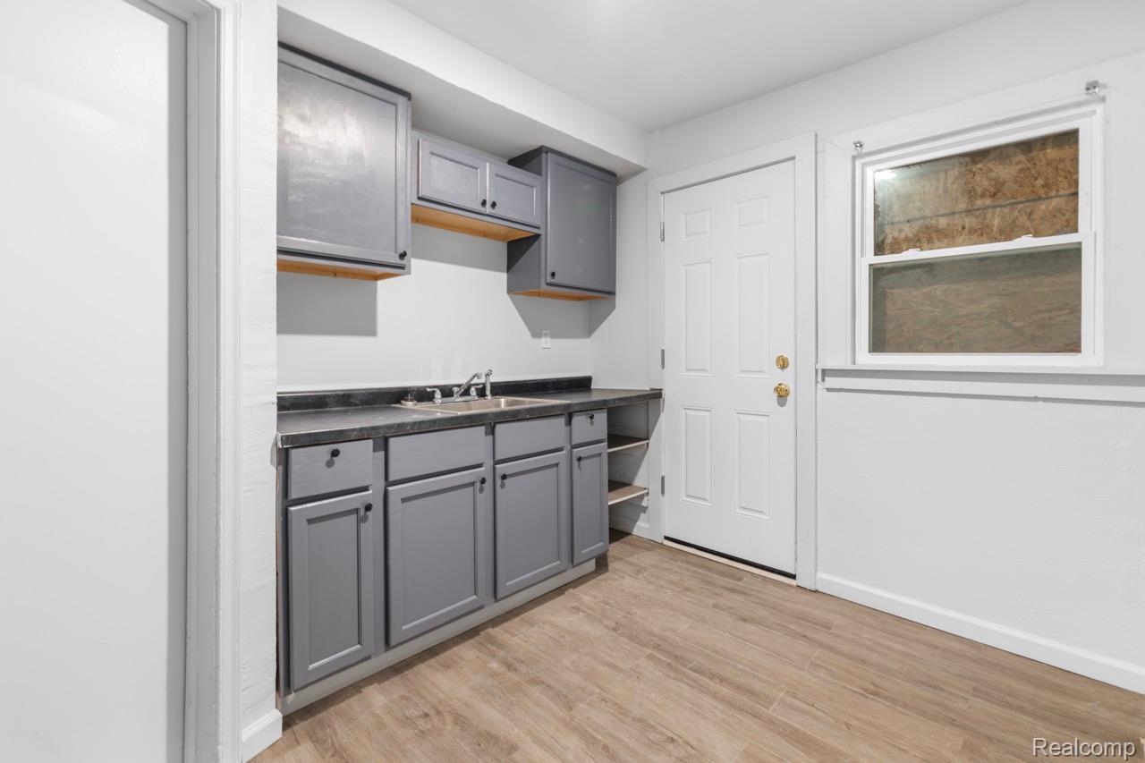 12651-12655 Kelly Road