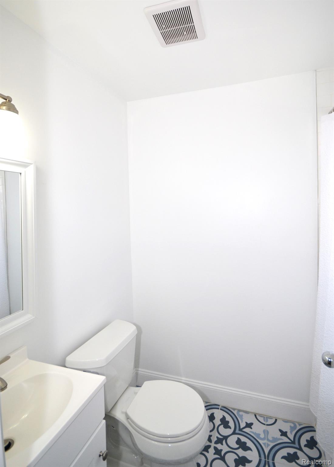 HazelParkCity_Oakland, Michigan 48030, United States, 4 Bedrooms Bedrooms, ,5 BathroomsBathrooms,Residential,Active,104198