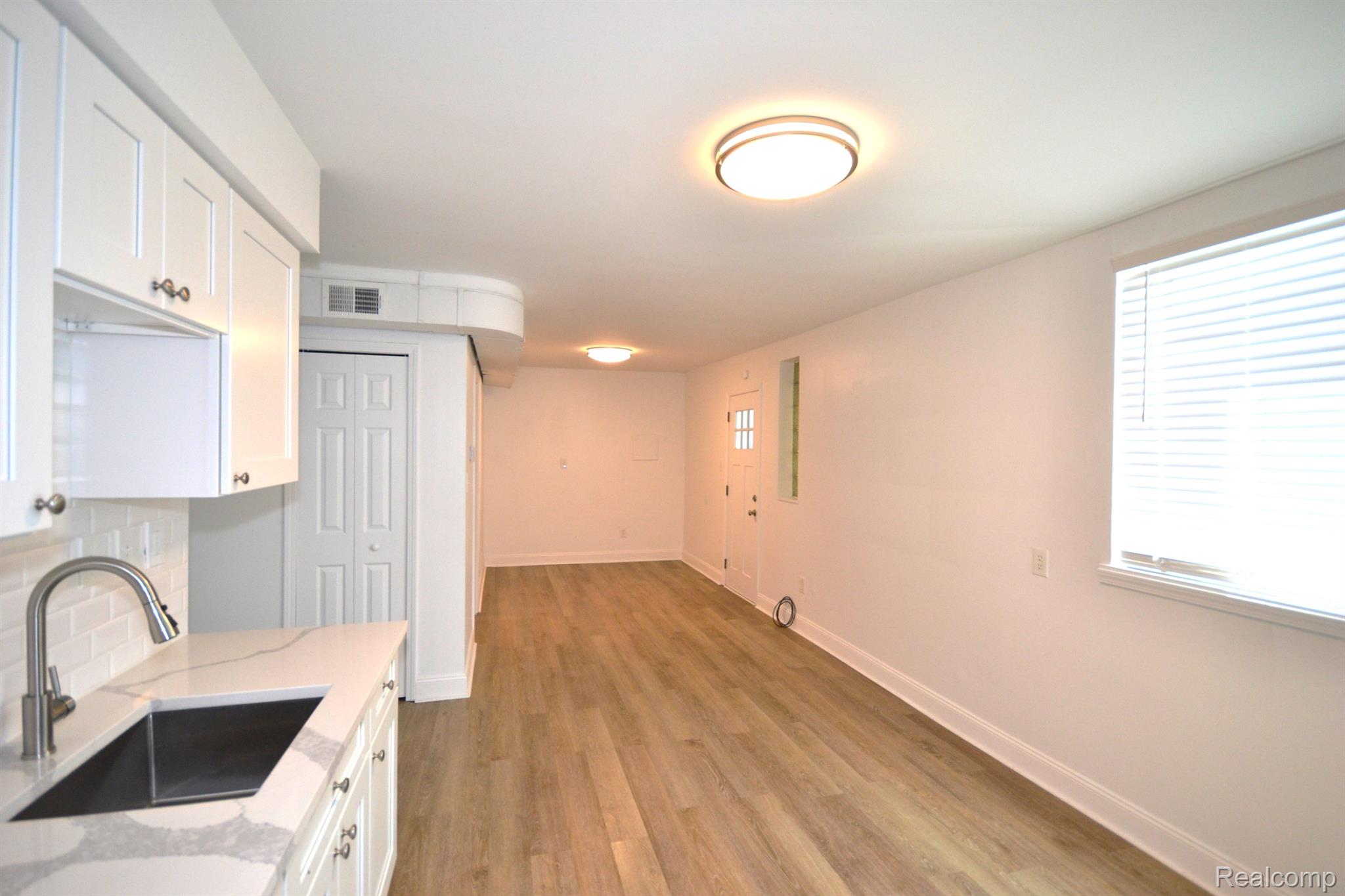 HazelParkCity_Oakland, Michigan 48030, United States, 4 Bedrooms Bedrooms, ,5 BathroomsBathrooms,Residential,Active,104198