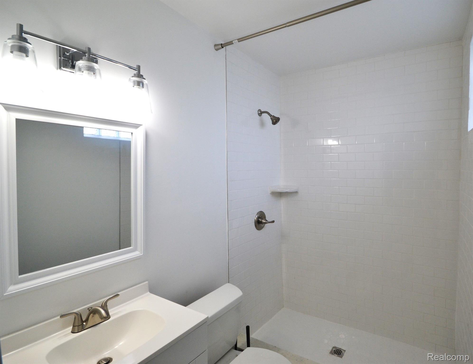 HazelParkCity_Oakland, Michigan 48030, United States, 4 Bedrooms Bedrooms, ,5 BathroomsBathrooms,Residential,Active,104198