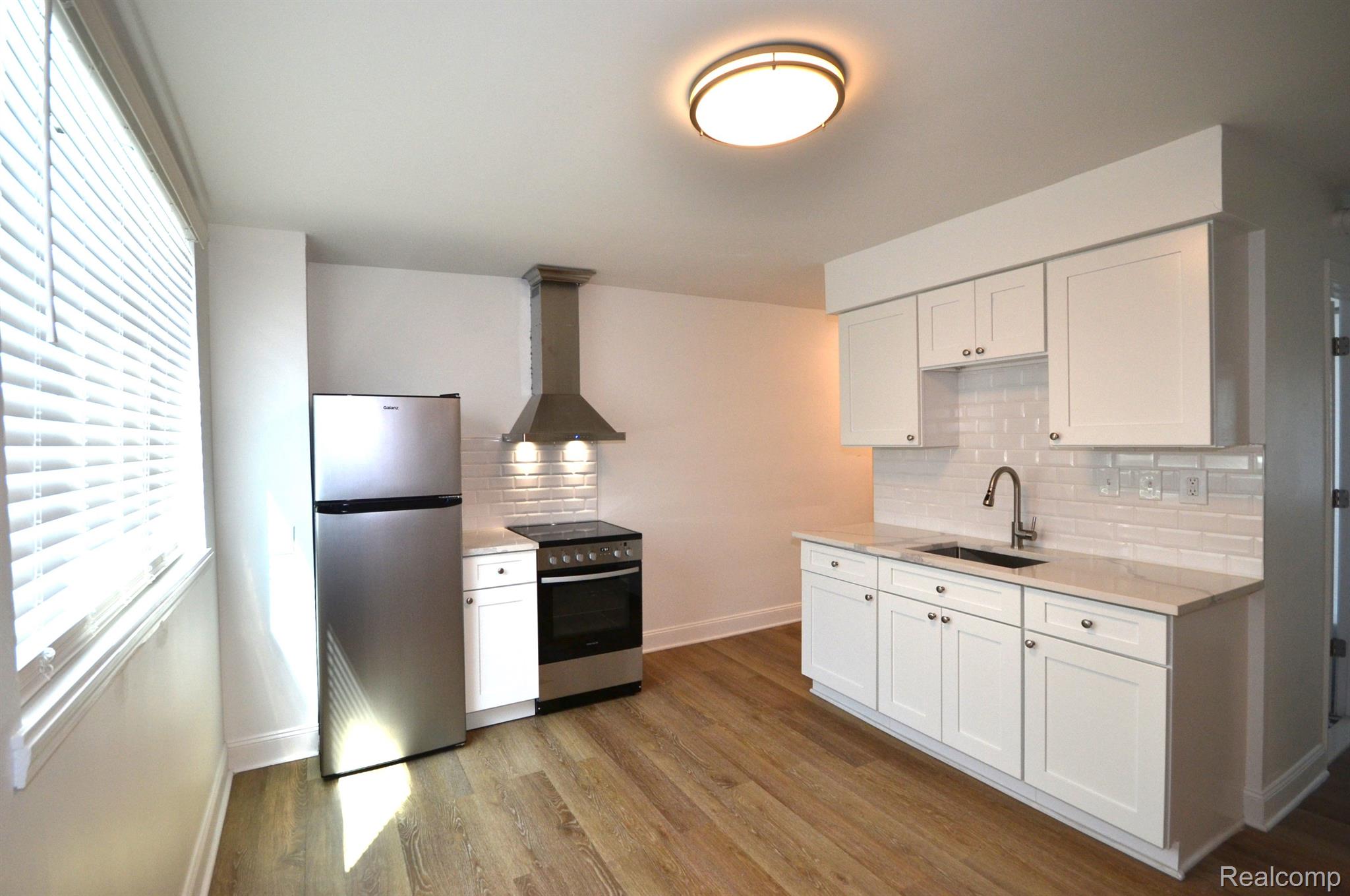 HazelParkCity_Oakland, Michigan 48030, United States, 4 Bedrooms Bedrooms, ,5 BathroomsBathrooms,Residential,Active,104198