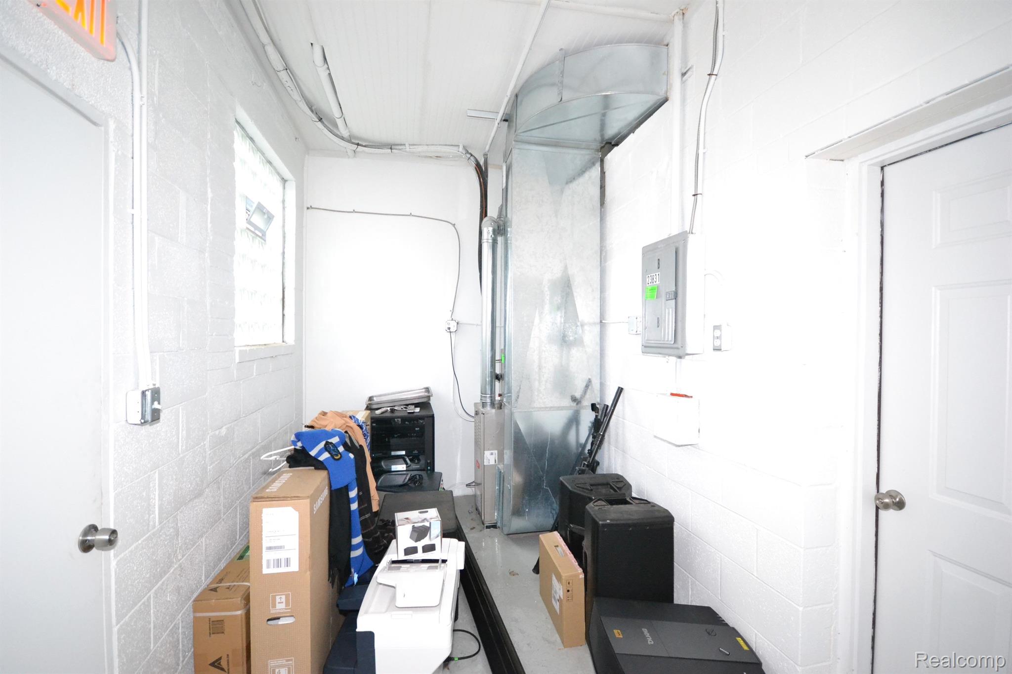 HazelParkCity_Oakland, Michigan 48030, United States, 4 Bedrooms Bedrooms, ,5 BathroomsBathrooms,Residential,Active,104198