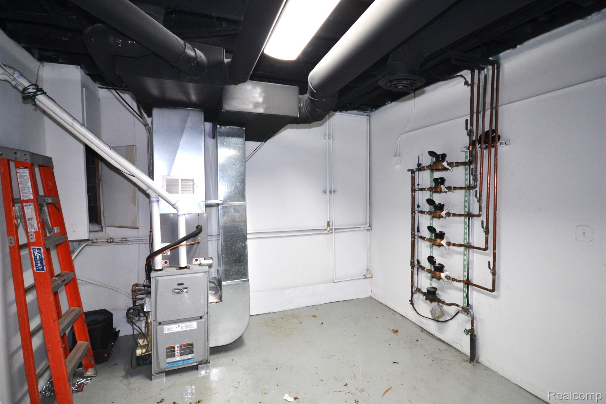 HazelParkCity_Oakland, Michigan 48030, United States, 4 Bedrooms Bedrooms, ,5 BathroomsBathrooms,Residential,Active,104198