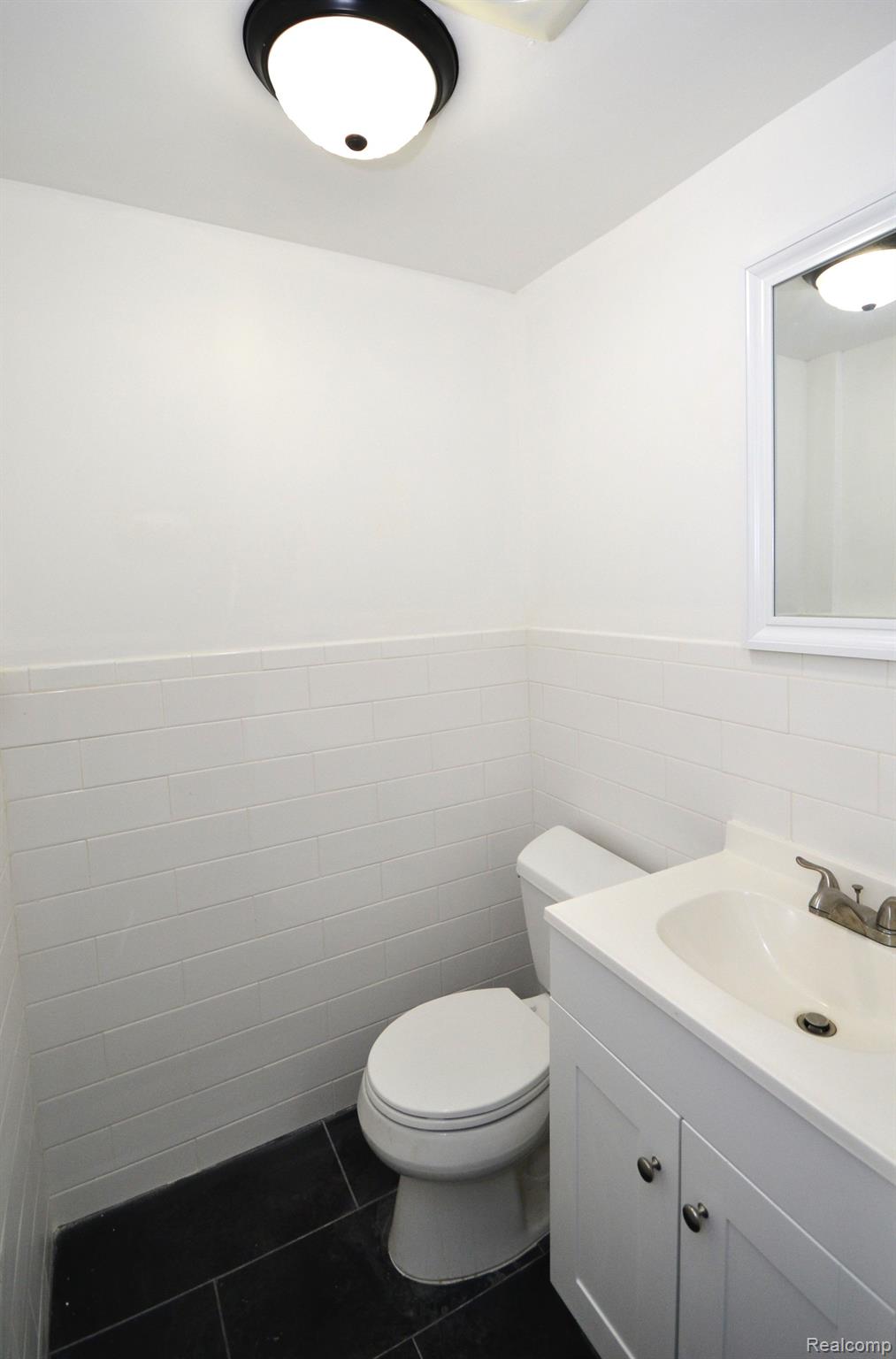 HazelParkCity_Oakland, Michigan 48030, United States, 4 Bedrooms Bedrooms, ,5 BathroomsBathrooms,Residential,Active,104198