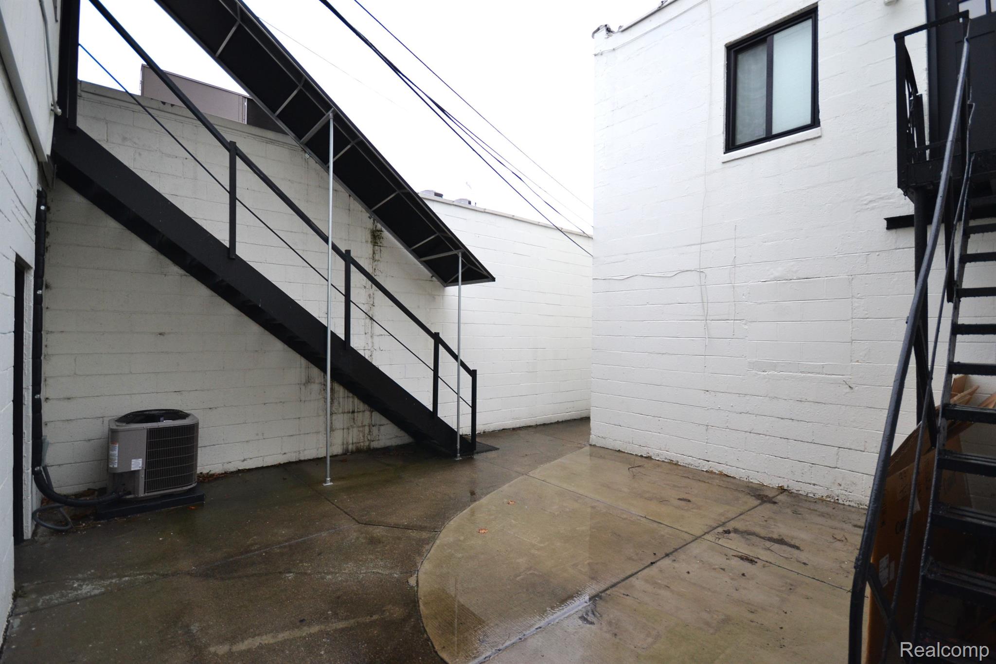 HazelParkCity_Oakland, Michigan 48030, United States, 4 Bedrooms Bedrooms, ,5 BathroomsBathrooms,Residential,Active,104198