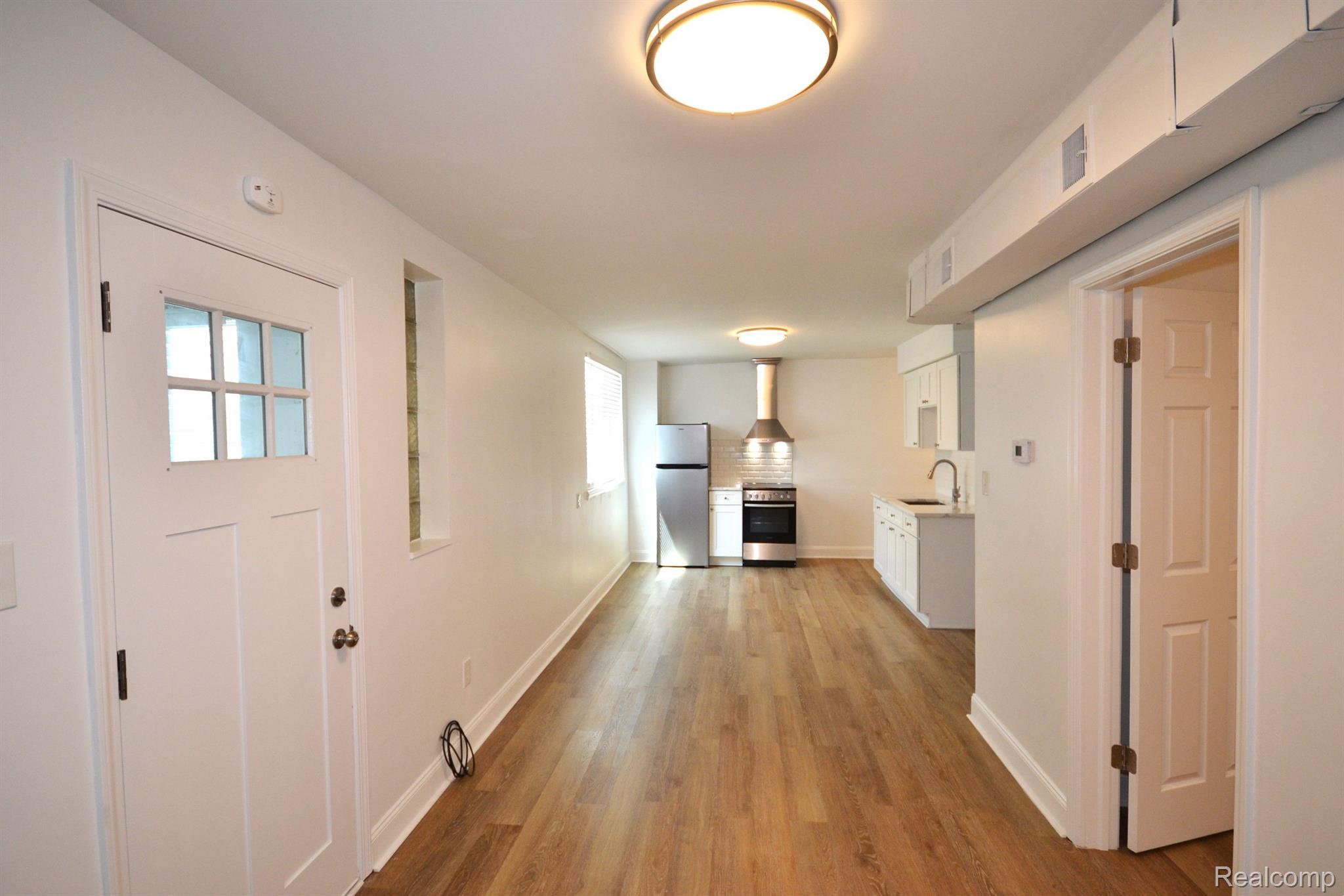 HazelParkCity_Oakland, Michigan 48030, United States, 4 Bedrooms Bedrooms, ,5 BathroomsBathrooms,Residential,Active,104198