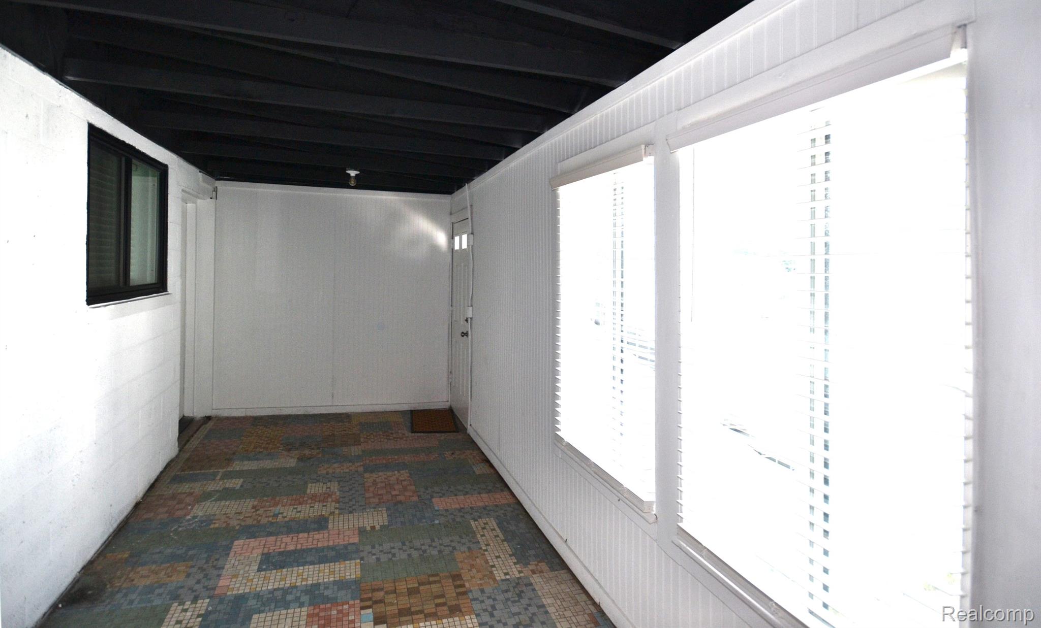 HazelParkCity_Oakland, Michigan 48030, United States, 4 Bedrooms Bedrooms, ,5 BathroomsBathrooms,Residential,Active,104198