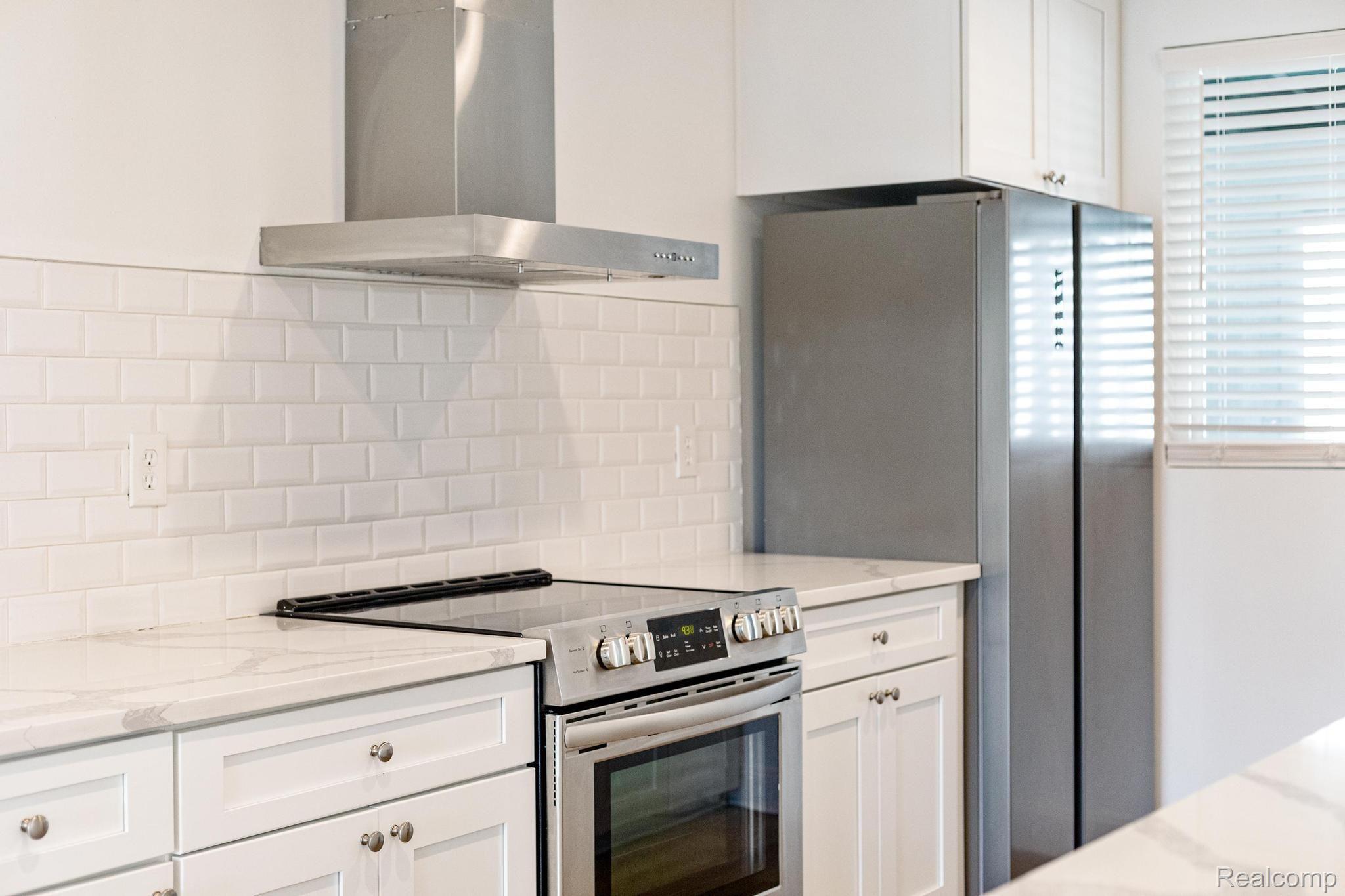 HazelParkCity_Oakland, Michigan 48030, United States, 4 Bedrooms Bedrooms, ,5 BathroomsBathrooms,Residential,Active,104198