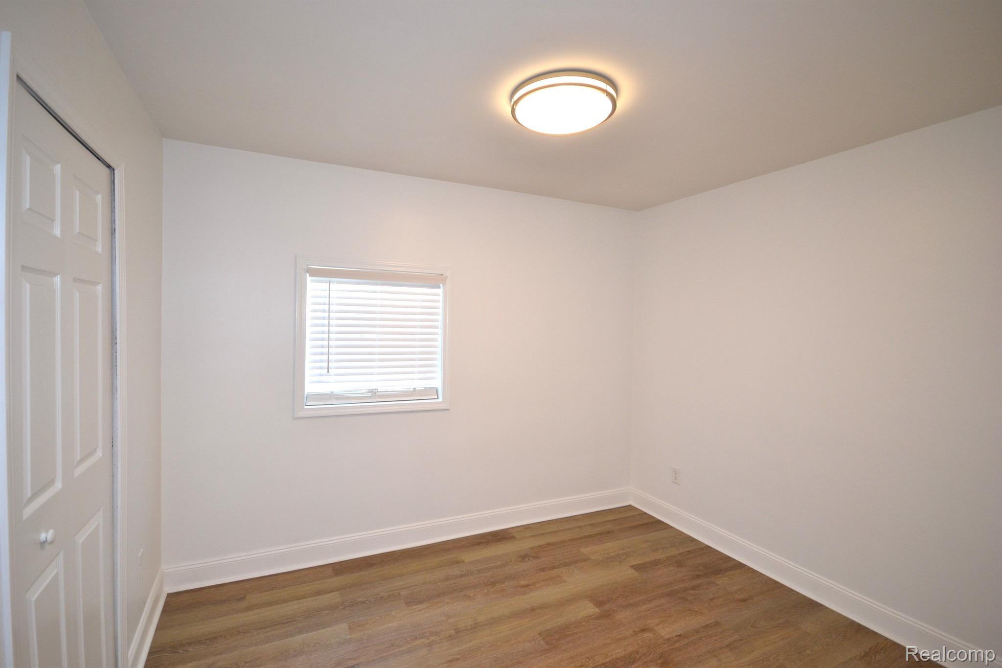 HazelParkCity_Oakland, Michigan 48030, United States, 4 Bedrooms Bedrooms, ,5 BathroomsBathrooms,Residential,Active,104198