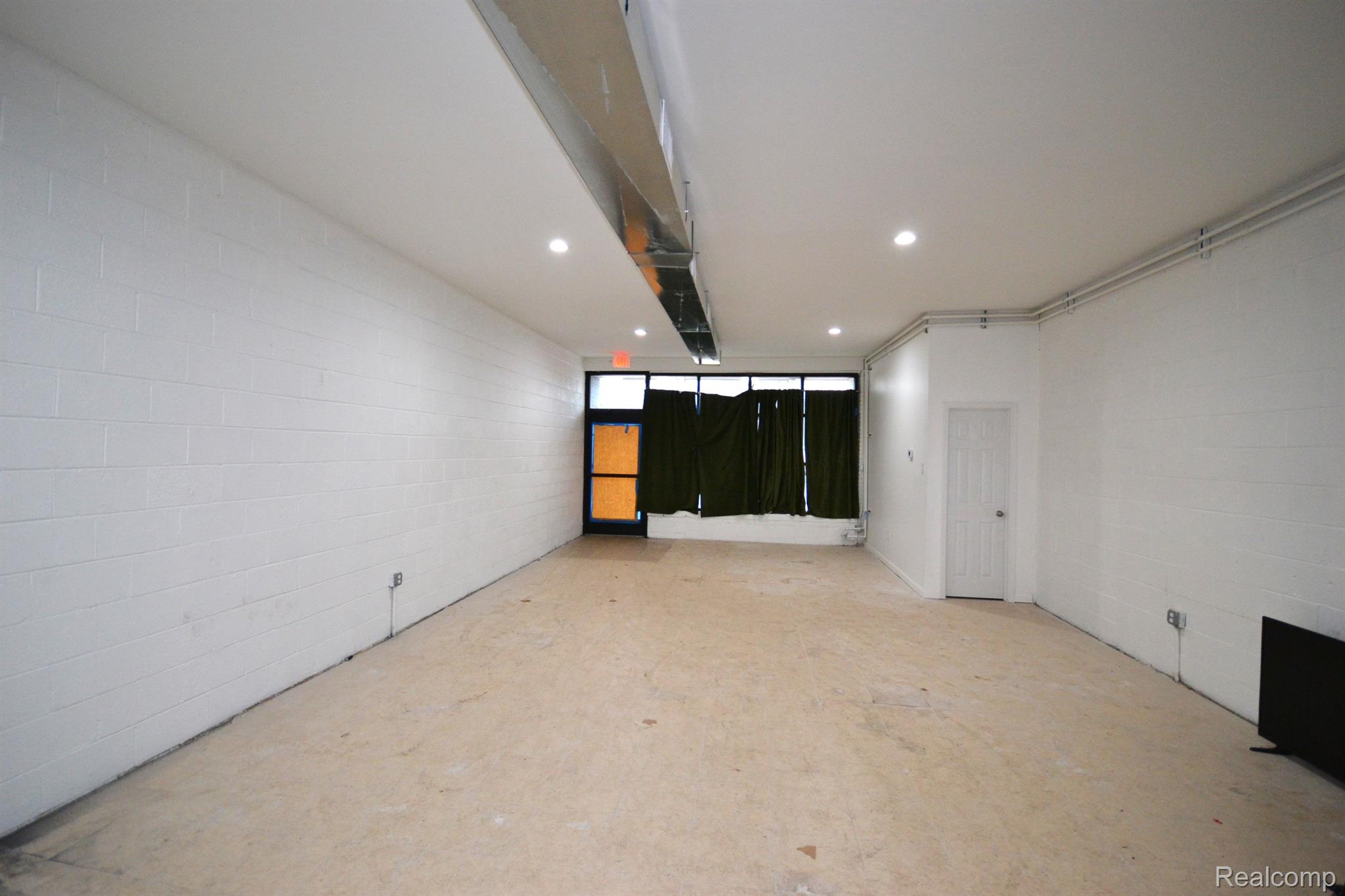 HazelParkCity_Oakland, Michigan 48030, United States, 4 Bedrooms Bedrooms, ,5 BathroomsBathrooms,Residential,Active,104198