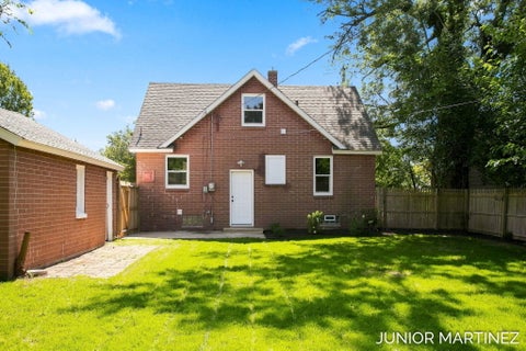 Tiny photo for 23 E 35th Street, Holland City, MI 49423 (MLS # 71026046006)