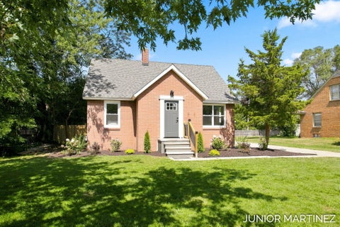 Tiny photo for 23 E 35th Street, Holland City, MI 49423 (MLS # 71026046006)