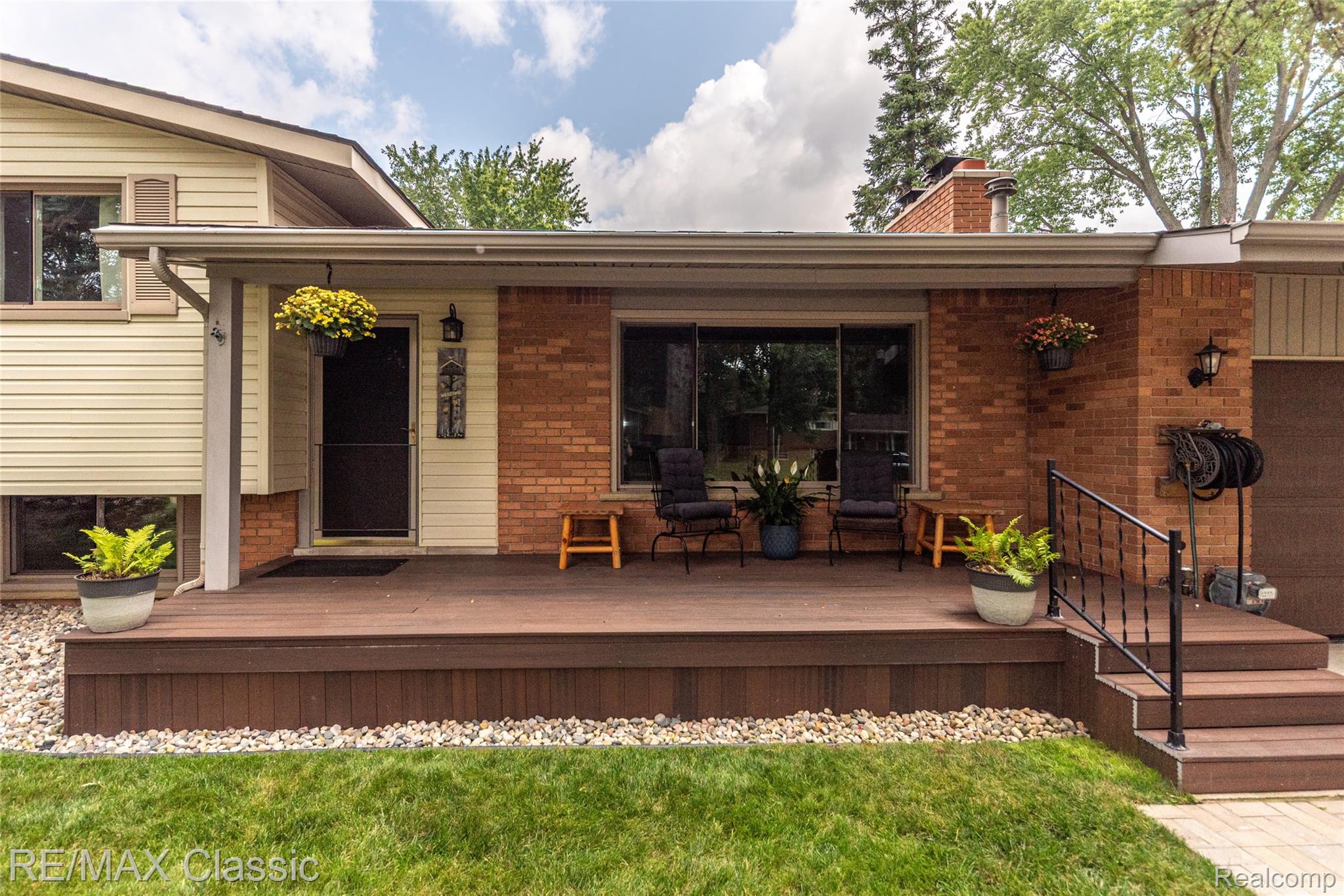 42150 Lakeland Court