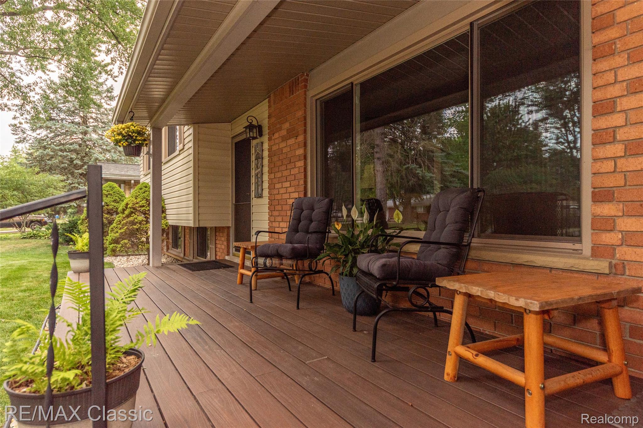 42150 Lakeland Court