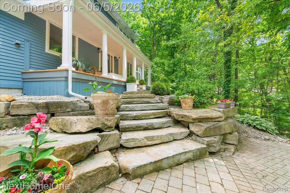 2533 Spring Grove Drive